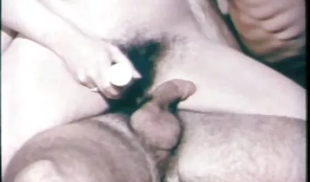 Dvije sex film retro studentice pridružile su se profesorici za seks