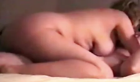 Stormy završava retro xxx tube na prekrasnom crnkastom licu