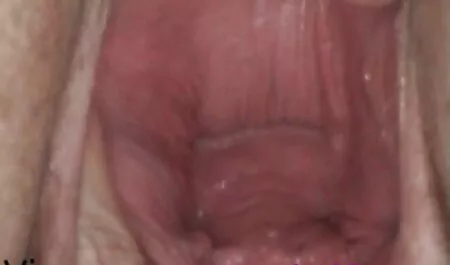 Lijepa djevojka u bijelom donjem rublju sex film retro za mladenku