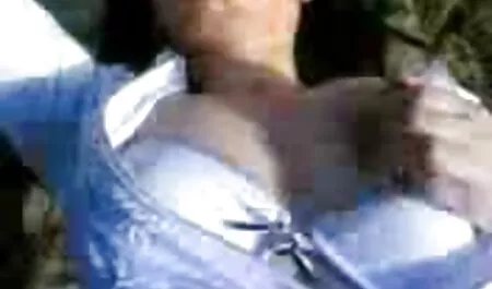 Supruga sex film retro odvede golog ljubavnika u praonicu i isisava mu kurac