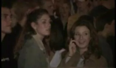 Tip je odlučio snimiti na amaterskoj video kameri, poput drolje koju je snimio sisa mu classic porn filme kurac. Djevojka odnedavno radi kao prostitutka i to radi vrlo nesretno, a momak je odluči da je samo pojeba