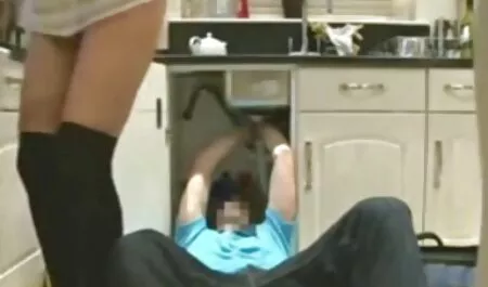 Zlobna vintage film xxx kuja jebe masni penis sa svojim požudnim ustima
