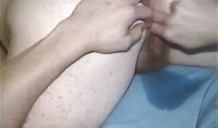 Neznanac je skinuo crnku vintage erotic film s ulice i jebao je pored ograde u ulazu