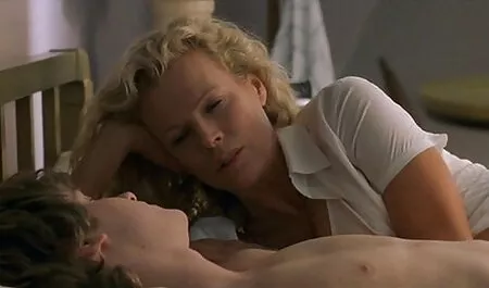 Dečki jebaju azijske bebe film retro sex vibratorima, a ne njihovim članovima