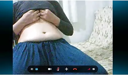 BBW brineta u čarapama i retro film porn njezin vibrator