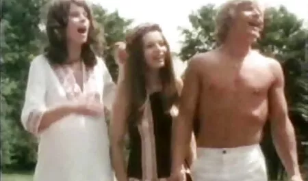 Bitch dobiva film vintage porn ulje i masira ogromne sise