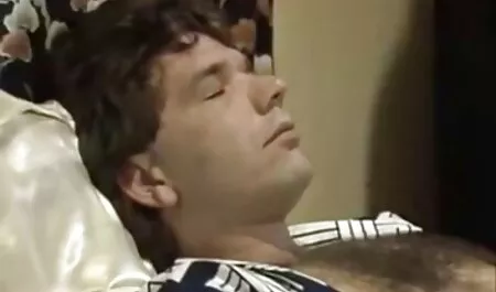 Party u noćnom retro porno full movie klubu