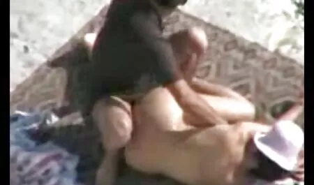 Mlada plavuša vintage film porn uživa u velikom kurcu