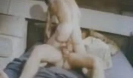 Mlada azijska studentica preplavila je spermu danish vintage sex movies