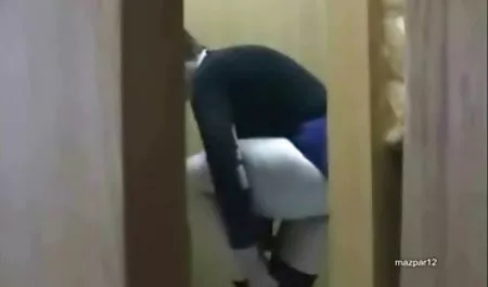 Zreli vintage porno films ujak u seksi borbi s mladom plavušom