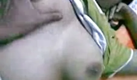 Lijepa mala Olivia odlučila je organizirati grupni seks vintage german sex film s debelim članovima koji puše od požude