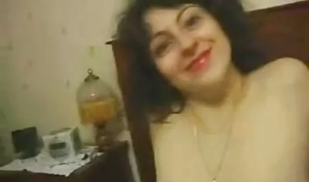 Šarmantna slatkica sex film retro miluje se po krevetu