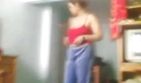 Indijanac sex vintage xxx je sisao, a zatim i stražnjicu u grlu