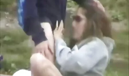 Čovječe jebe kuju na stolu vintage film porn u analčiku