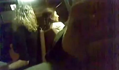 Crnka german vintage film s velikim sisama trlja svoju pičku
