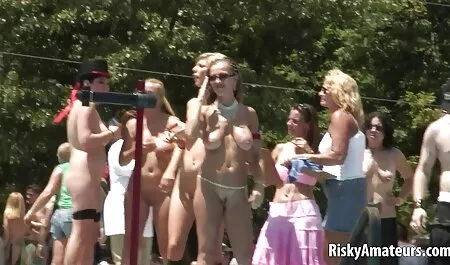 Pile jebe svoju macu u vintage porno films vrtu