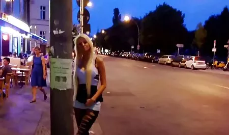 Ovoj kuči očito nije dovoljan seks, pa se retropornfilms morate zadovoljiti prstima