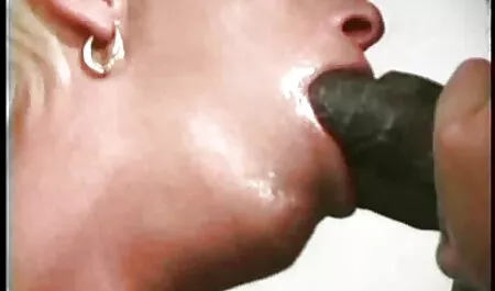 Mulat s dugim dlakama skače retro sex film na veliki kurac