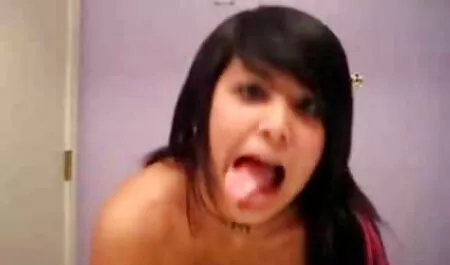 Seksi brineta classic porno movies miluje svoju sočnu pičku