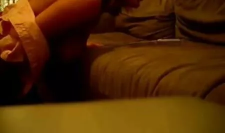 Zreli frajer jebe sex filmi retro kuju s dlakavom macom