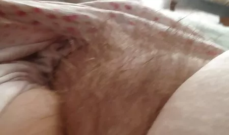 Prsata kuja namazala erotic vintage film je grudi uljem i masturbiranim kuracem