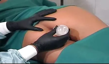 Na podu kupaonice jebe film retro sex se dvije prekrasne crne žene