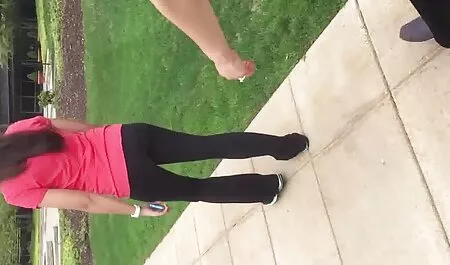 Svaka sisajući svoje natečeno prtljažnik svojim kaubojem, djevojke s entuzijazmom počinju seksati, samo retro sex classic imaju vremena promijeniti svoje poze